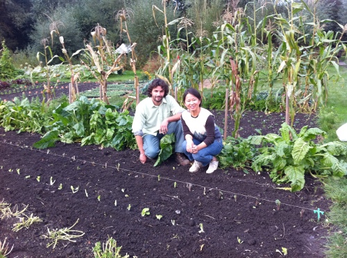 Paco et Yu-Li dans le jardin